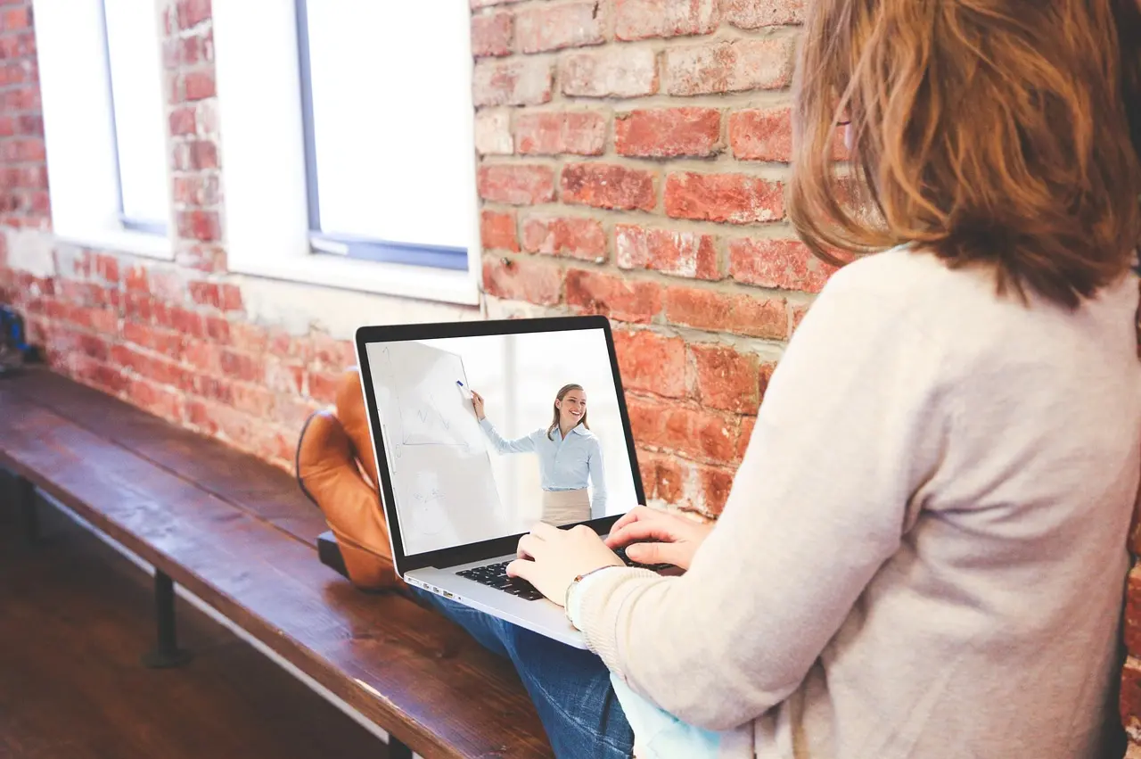 7 Advantages of Pursuing an Online College Degree