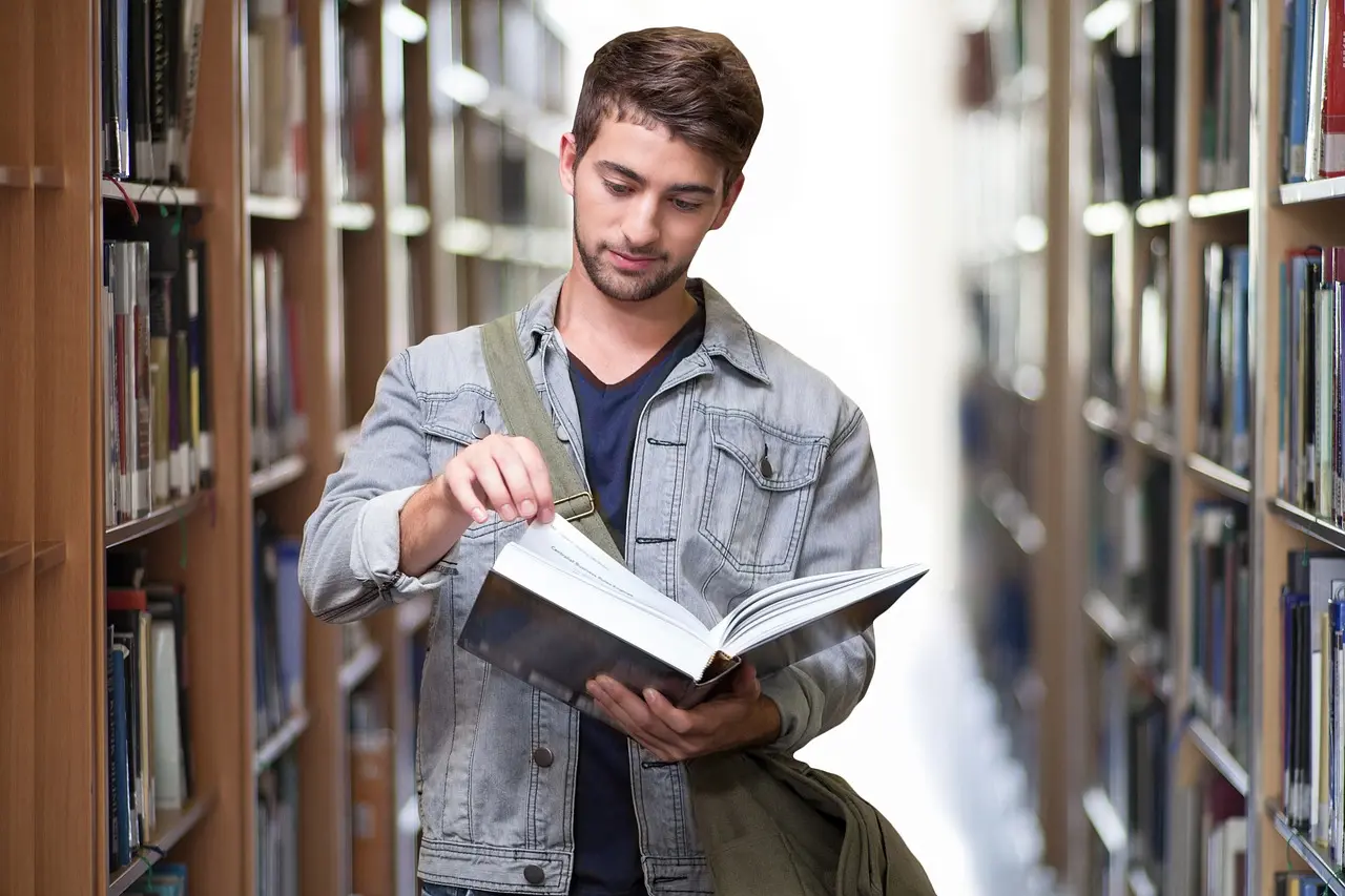 Financial Literacy for College Students – A Crucial Skill Set