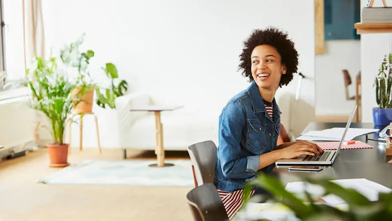 The Role of Industry Internships in Bridging the Gap Between Education and Employment